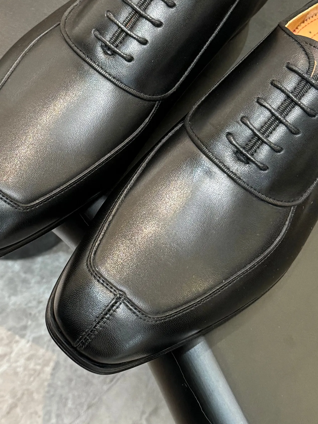 💰960 ••New real shots••CL～High-end men’s 👔Casual•loafers with red soles! ••🆑Genuine and top-quality goods from original orders ••✅💯 Purchase goods from top-quality original orders! Original imported patterned cowhide ➕Imported cowhide lining ➕Cowhide feet ➕Original leather outsole~🉑️Feel free to compare the authentic ones! Size: 39-44 (38.45.46.47 can be customized)